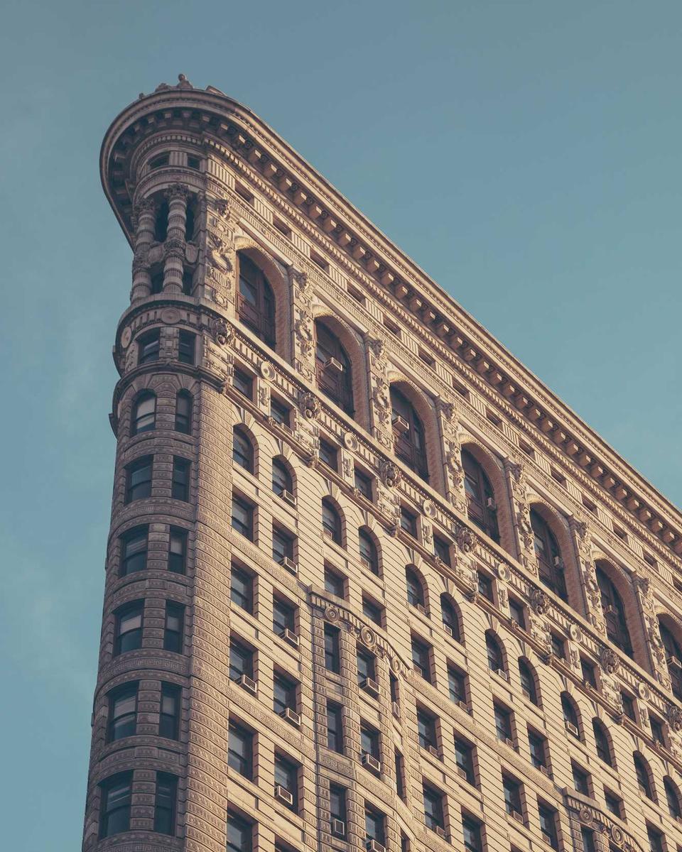 Neon Threads · Live